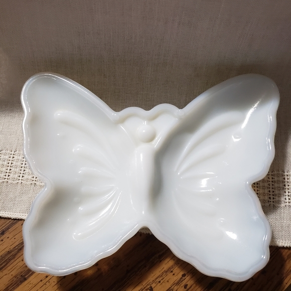 Vintage Avon "Wings of Beauty" Butterfly Soap Dish - Picture 2 of 7